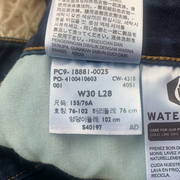 Levi’s 711 Skinny Dark Wash Jeans - Picture 15 of 15